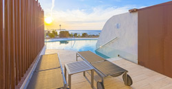 Swim-up Family Studio